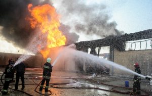 آتشسوزی پالایشگاه آبادان با تلاش تیمهای عملیاتی و امدادی بهطور کامل مهار و آتش خاموش شد آتشسوزی پالایشگاه آبادان با تلاش تیمهای عملیاتی و امدادی بهطور کامل مهار و آتش خاموش شد