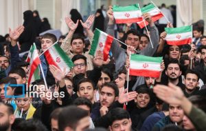 کشور ما هیج وقت از آرمان ها و استقلال خود دست نمی کشد کشور ما هیج وقت از آرمان ها و استقلال خود دست نمی کشد