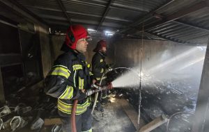 آتش سوزی پاساژ آریا اهواز مهار شد _دلیل حادثه در حال بررسی است آتش سوزی پاساژ آریا اهواز مهار شد _دلیل حادثه در حال بررسی است