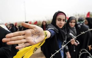 اعزام دانش آموزان به یادمان شهدا هویزه جهت ترویج فرهنگ ایثار و شهادت اعزام دانش آموزان به یادمان شهدا هویزه جهت ترویج فرهنگ ایثار و شهادت