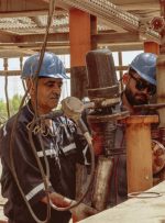 تعمیرات تاسیسات گازی مناطق نفت خیز جنوب باعث کاهش توقفات و آمادگی شرکت برای عبور از ماهای سرد سال می شود