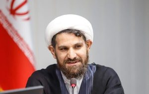 دشمن تمام تلاشش را می کند تا جوان ایرانی را از هویت و تاریخش جدا کند