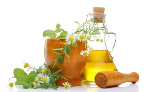 سواستفاده افراد سود جو از طب ایرانی و تجویز دارو های اشتباه موجب بروز عوارض بیشتر می شود سواستفاده افراد سود جو از طب ایرانی و تجویز دارو های اشتباه موجب بروز عوارض بیشتر می شود